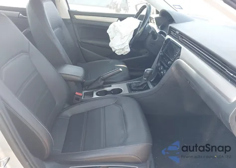 2020 Volkswagen Passat 2.0T Se z USA, uszkodzony, nr VIN 1VWSA7A34LC009064